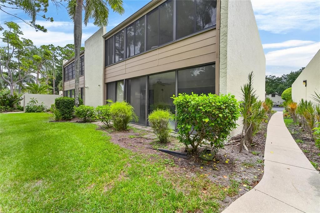 For Sale: $269,900 (2 beds, 2 baths, 1408 Square Feet)