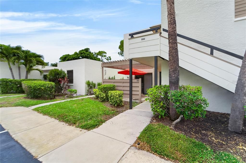 For Sale: $269,900 (2 beds, 2 baths, 1408 Square Feet)