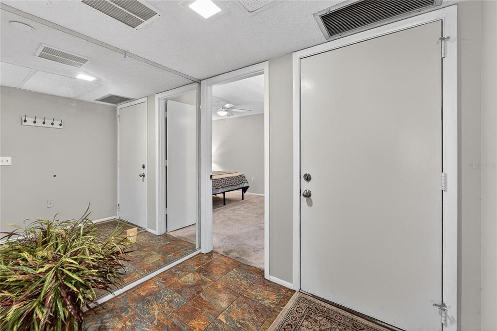 For Sale: $269,900 (2 beds, 2 baths, 1408 Square Feet)