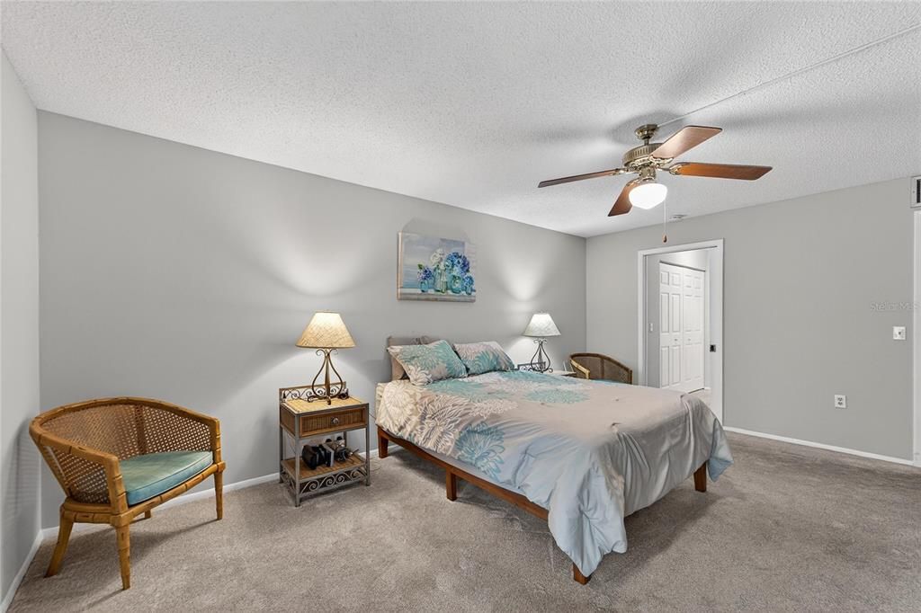 For Sale: $269,900 (2 beds, 2 baths, 1408 Square Feet)