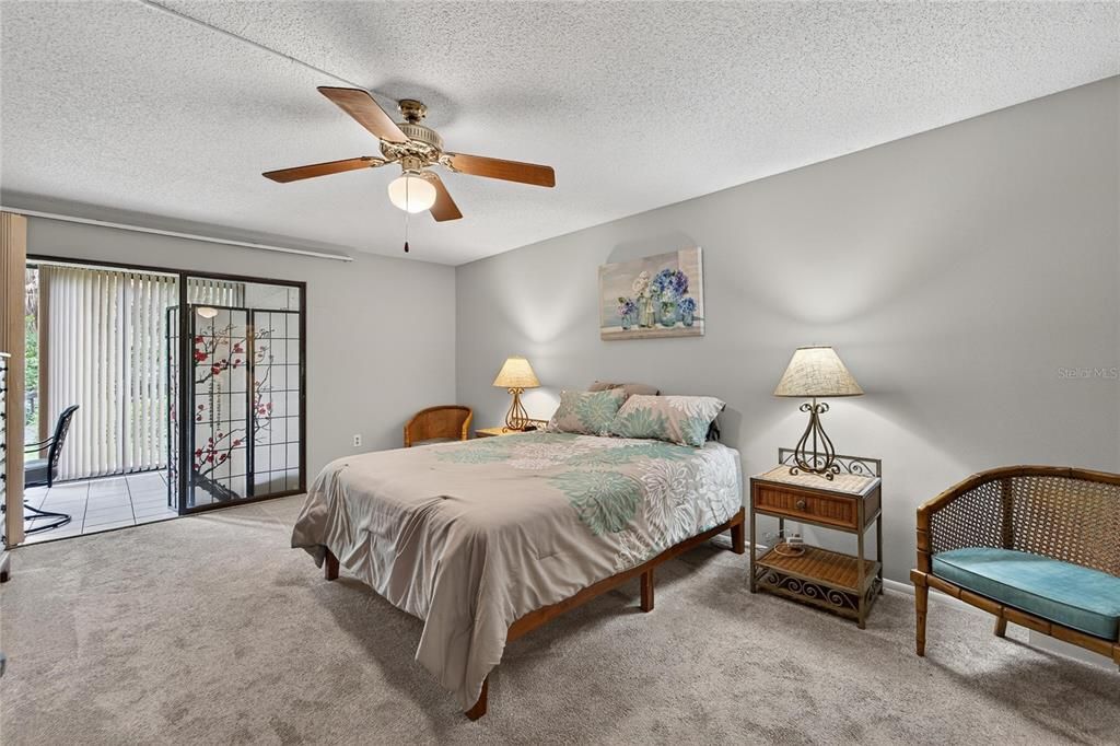 For Sale: $269,900 (2 beds, 2 baths, 1408 Square Feet)