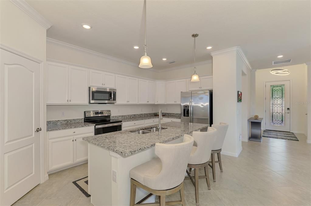 For Sale: $475,000 (3 beds, 3 baths, 1831 Square Feet)