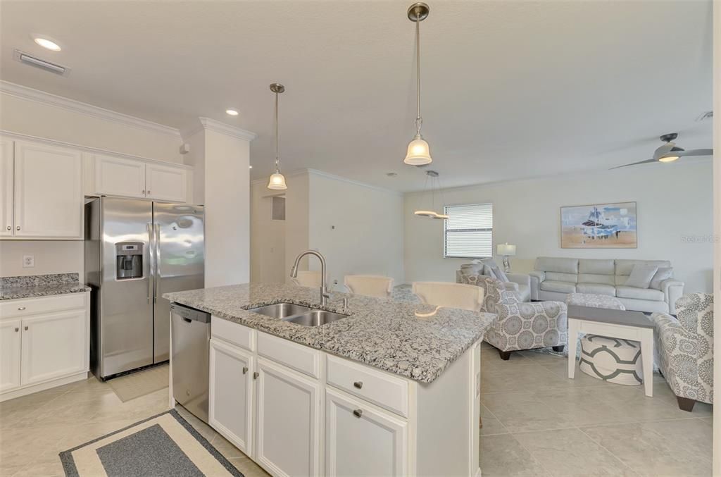 For Sale: $475,000 (3 beds, 3 baths, 1831 Square Feet)