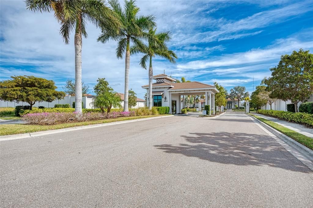 For Sale: $475,000 (3 beds, 3 baths, 1831 Square Feet)