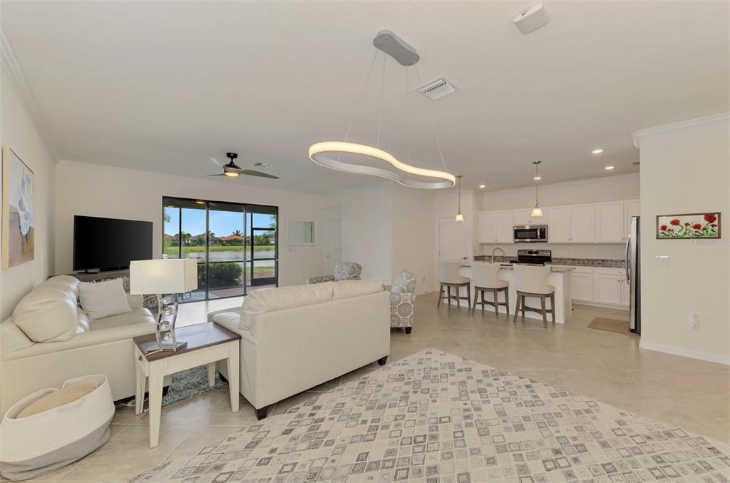 For Sale: $475,000 (3 beds, 3 baths, 1831 Square Feet)