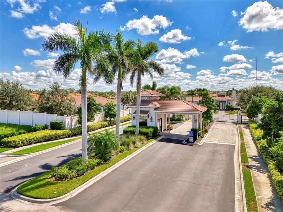 For Sale: $475,000 (3 beds, 3 baths, 1831 Square Feet)