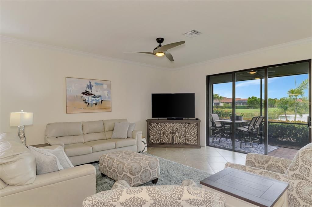 For Sale: $475,000 (3 beds, 3 baths, 1831 Square Feet)