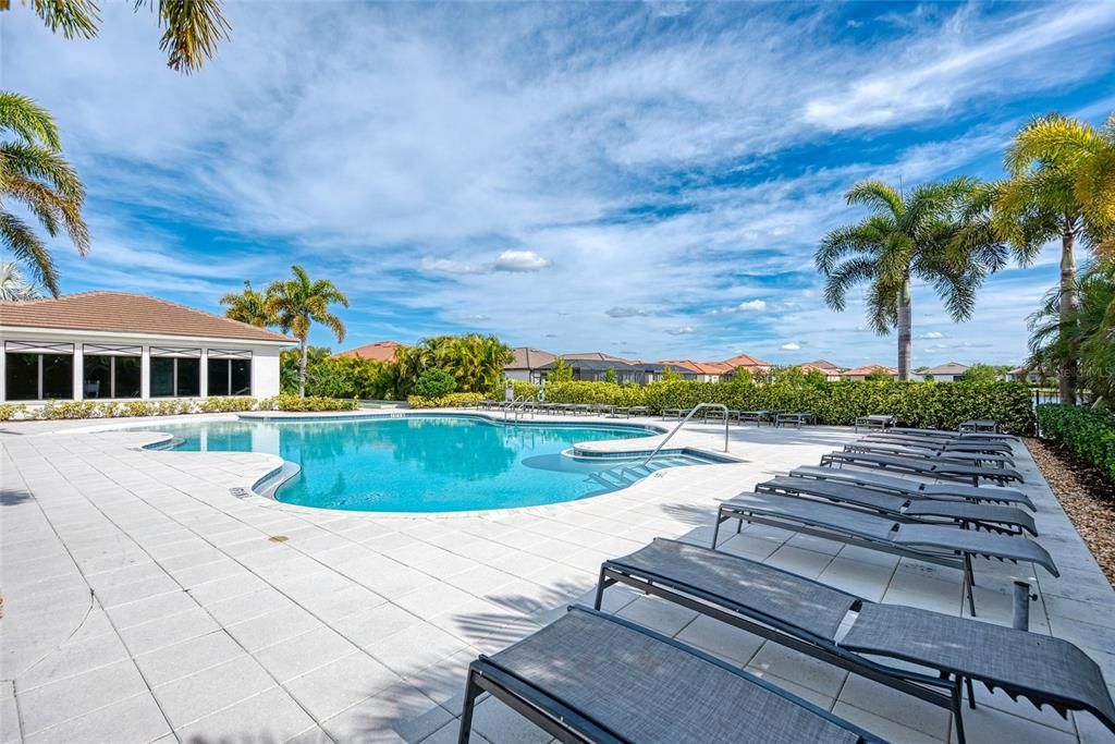 For Sale: $475,000 (3 beds, 3 baths, 1831 Square Feet)