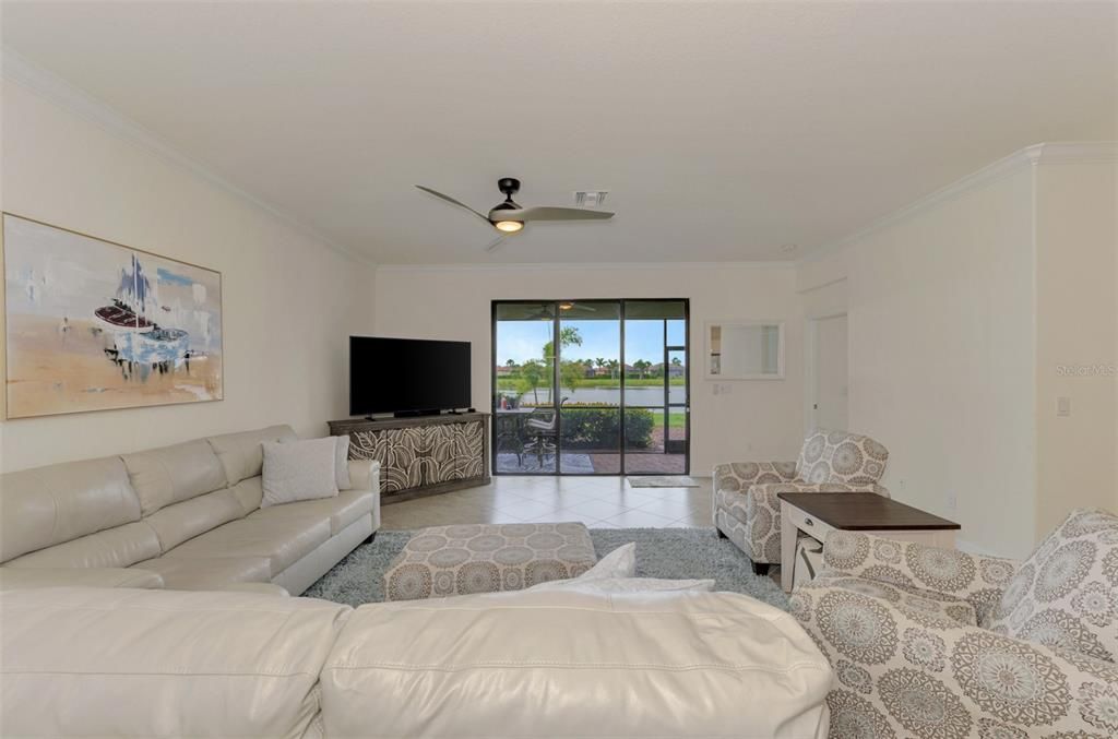 For Sale: $475,000 (3 beds, 3 baths, 1831 Square Feet)