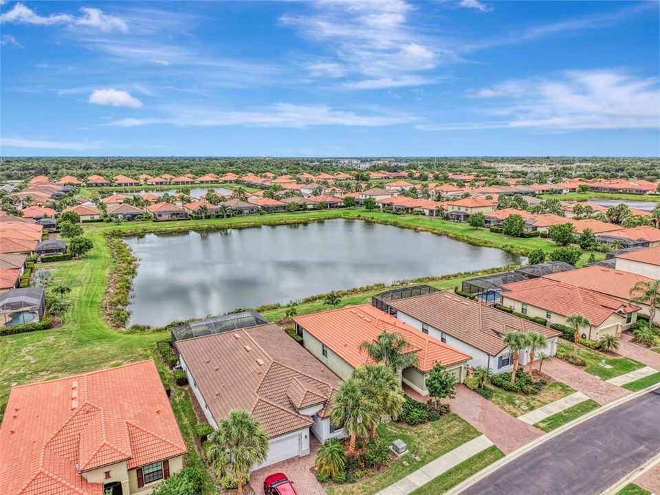 For Sale: $475,000 (3 beds, 3 baths, 1831 Square Feet)