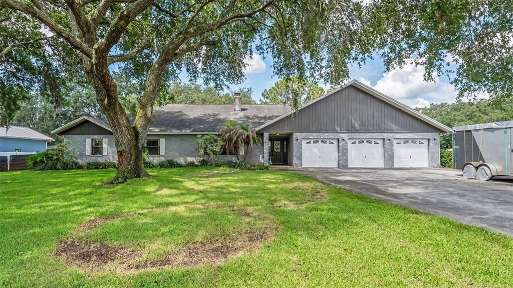 For Sale: $555,000 (3 beds, 2 baths, 2536 Square Feet)