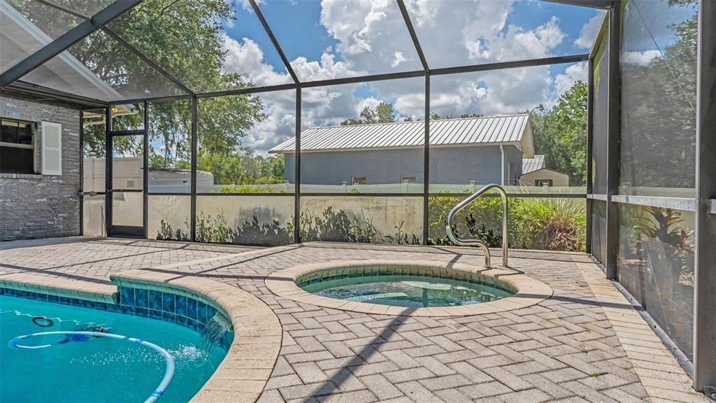 For Sale: $555,000 (3 beds, 2 baths, 2536 Square Feet)