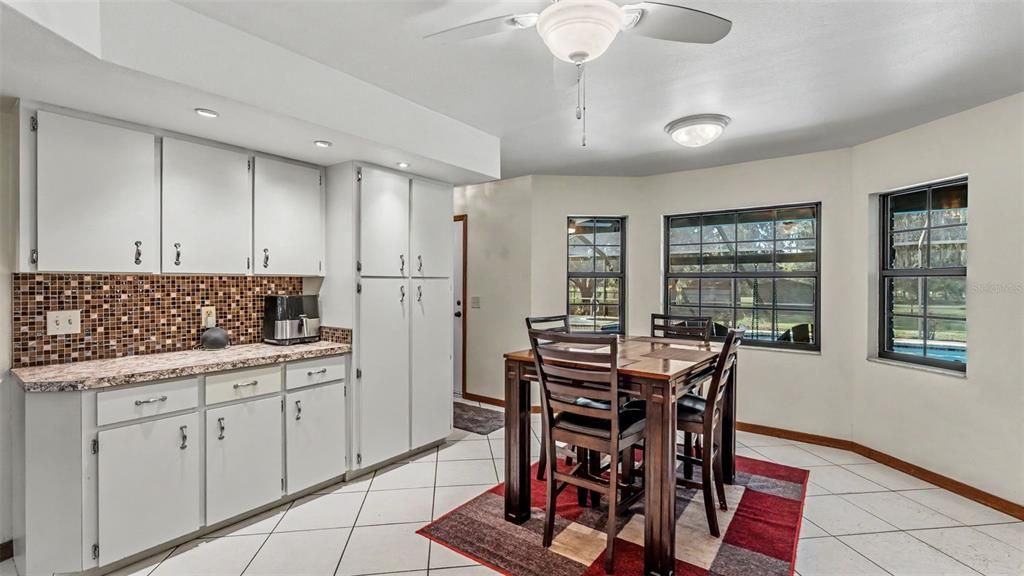 For Sale: $555,000 (3 beds, 2 baths, 2536 Square Feet)