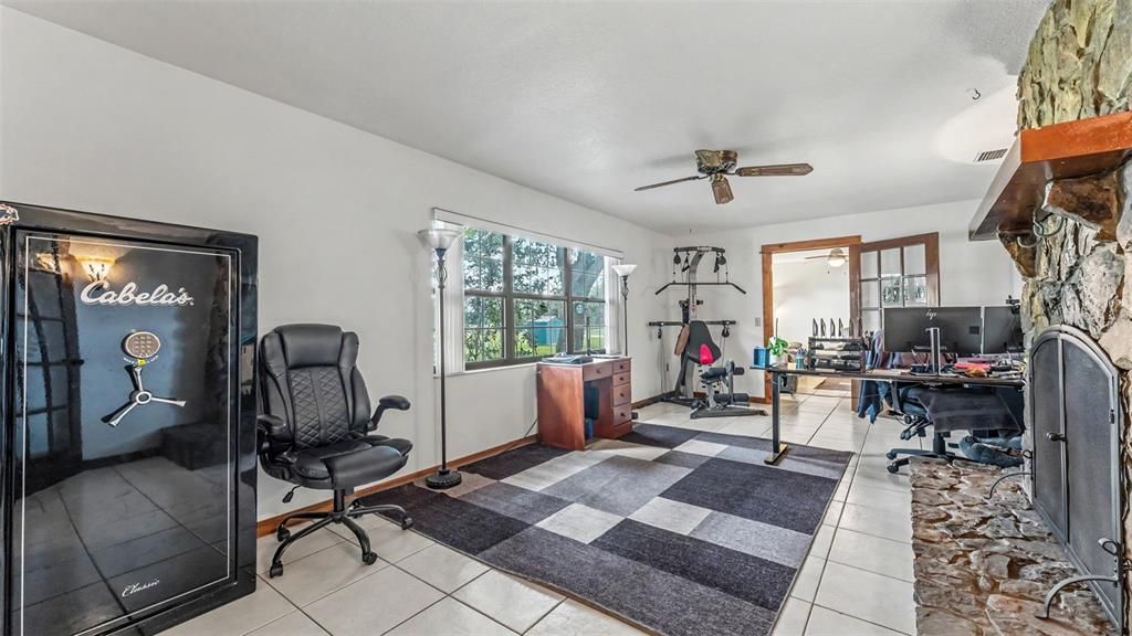 For Sale: $555,000 (3 beds, 2 baths, 2536 Square Feet)