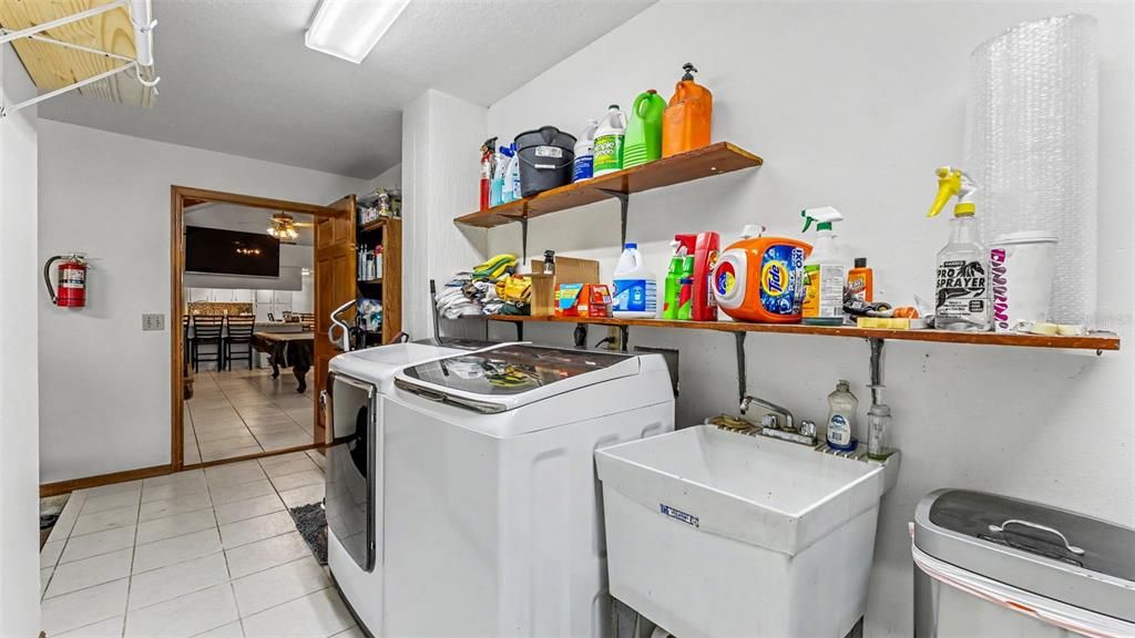 For Sale: $555,000 (3 beds, 2 baths, 2536 Square Feet)