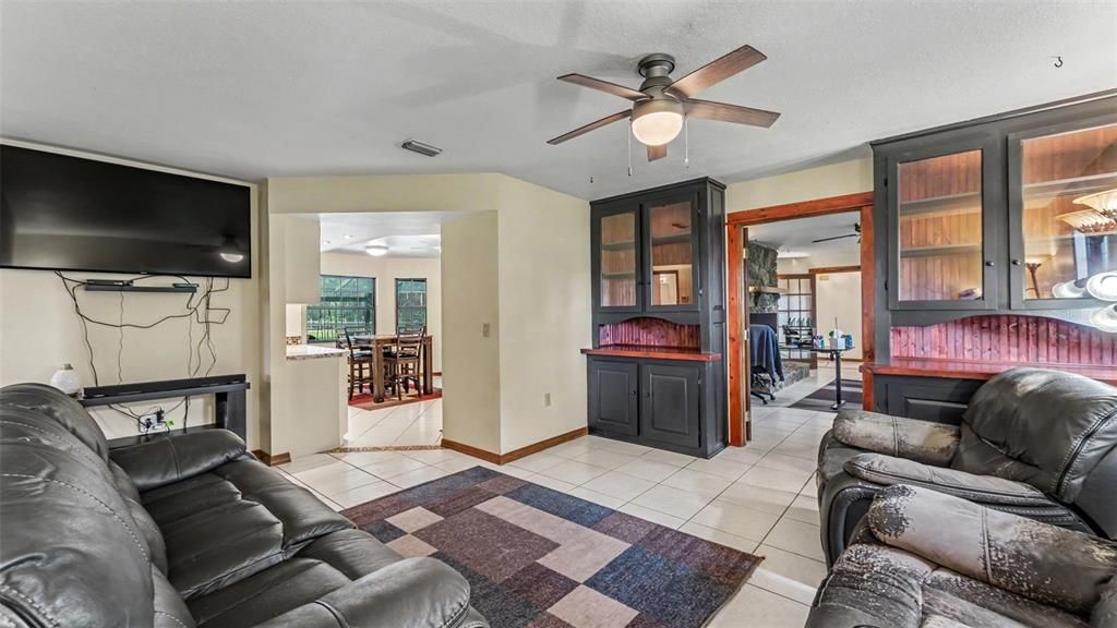 For Sale: $555,000 (3 beds, 2 baths, 2536 Square Feet)