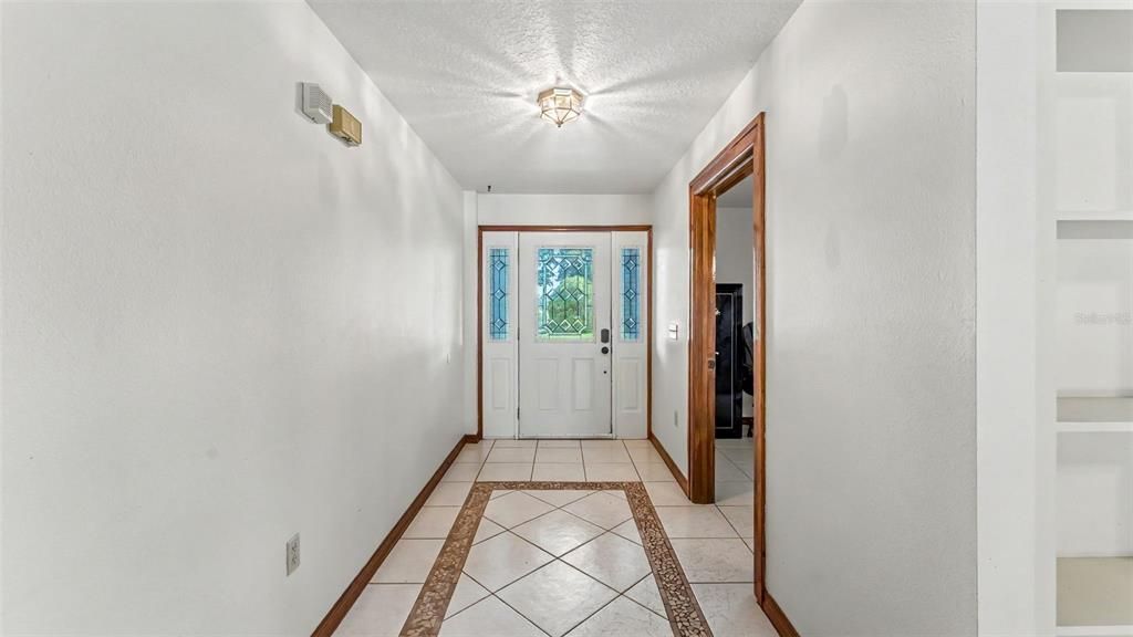 For Sale: $555,000 (3 beds, 2 baths, 2536 Square Feet)