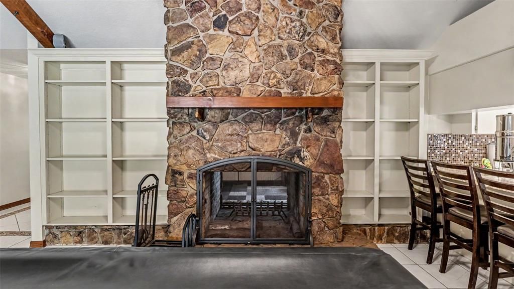 For Sale: $555,000 (3 beds, 2 baths, 2536 Square Feet)