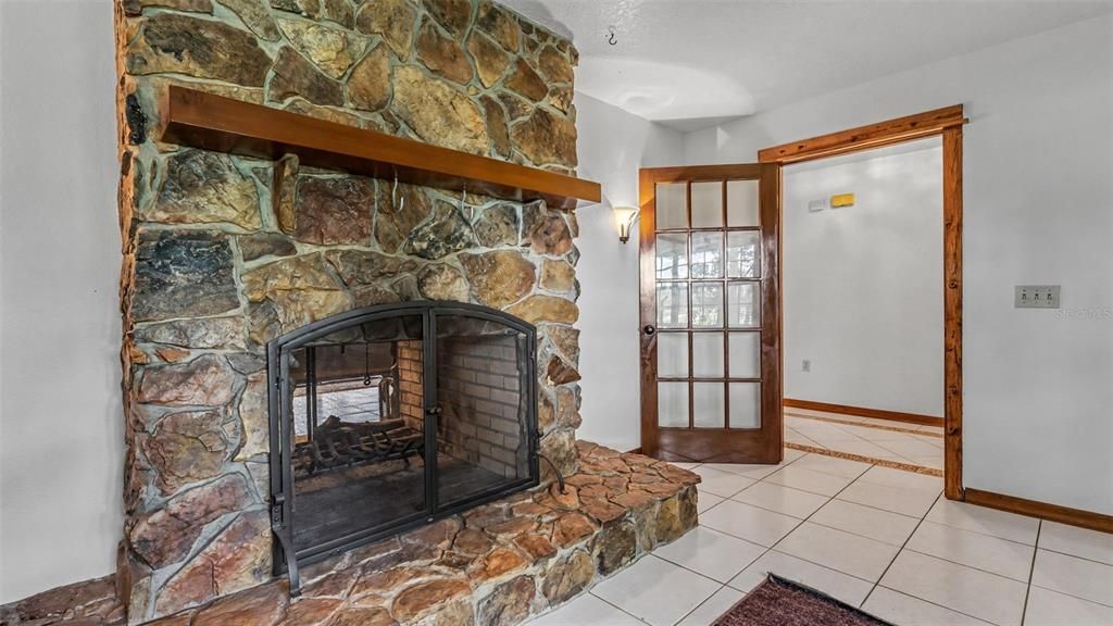 For Sale: $555,000 (3 beds, 2 baths, 2536 Square Feet)