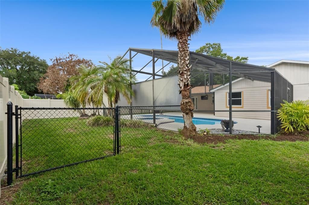 For Sale: $365,000 (3 beds, 2 baths, 1577 Square Feet)
