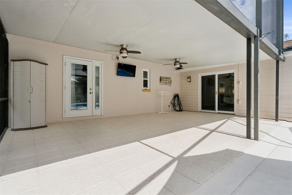 For Sale: $365,000 (3 beds, 2 baths, 1577 Square Feet)