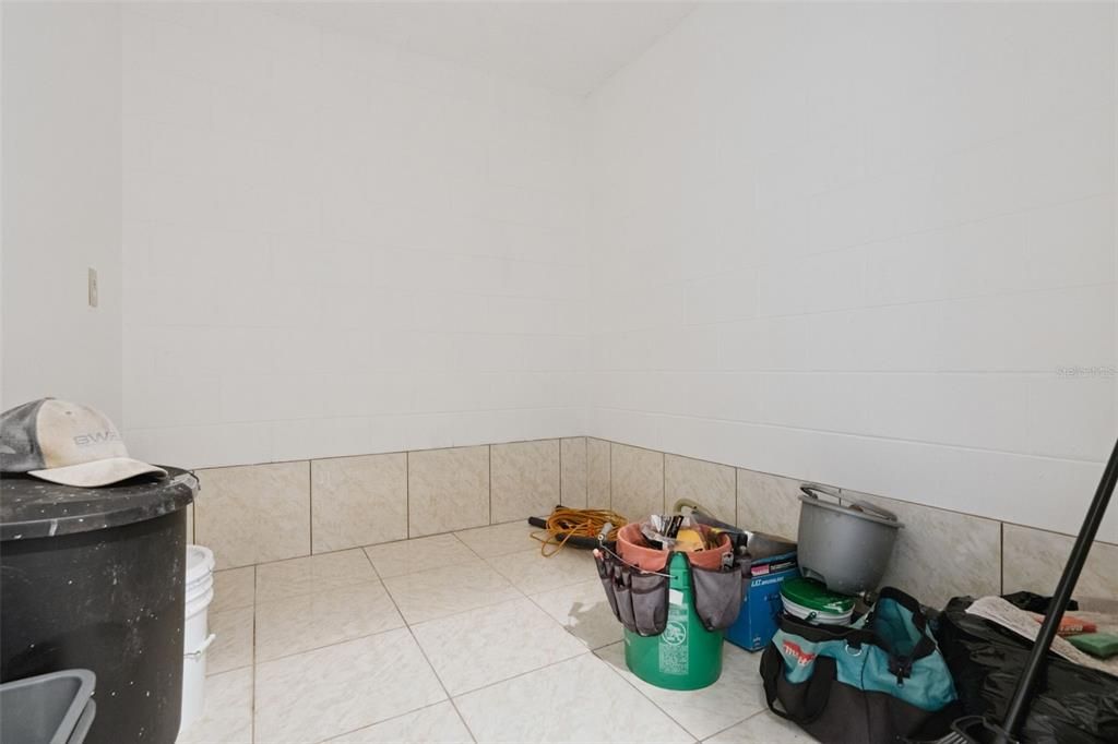 For Sale: $365,000 (3 beds, 2 baths, 1577 Square Feet)