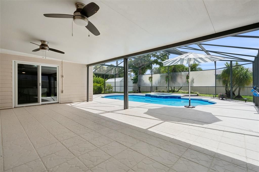 For Sale: $365,000 (3 beds, 2 baths, 1577 Square Feet)