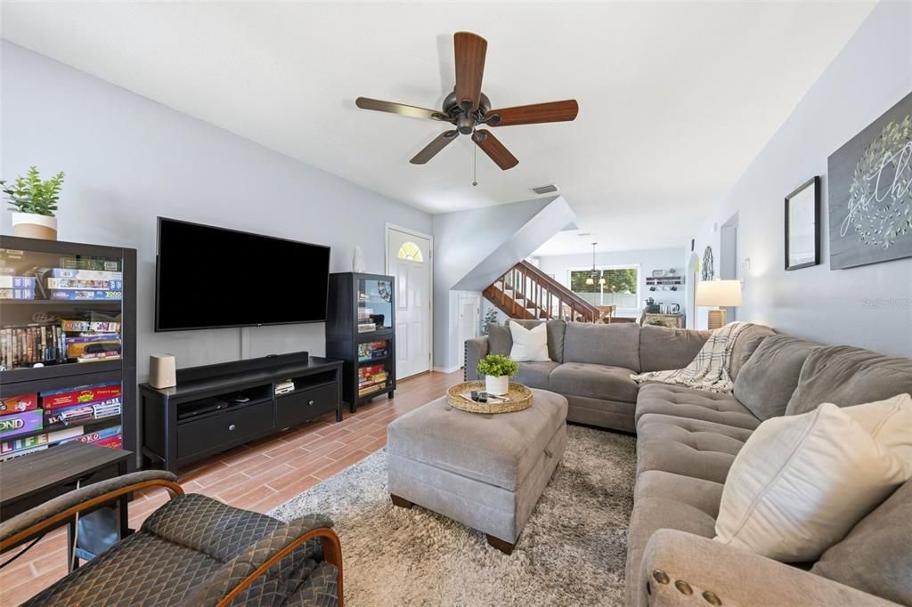For Sale: $410,000 (3 beds, 2 baths, 1524 Square Feet)