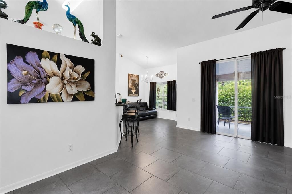 En Venta: $368,500 (3 camas, 2 baños, 2003 Pies cuadrados)