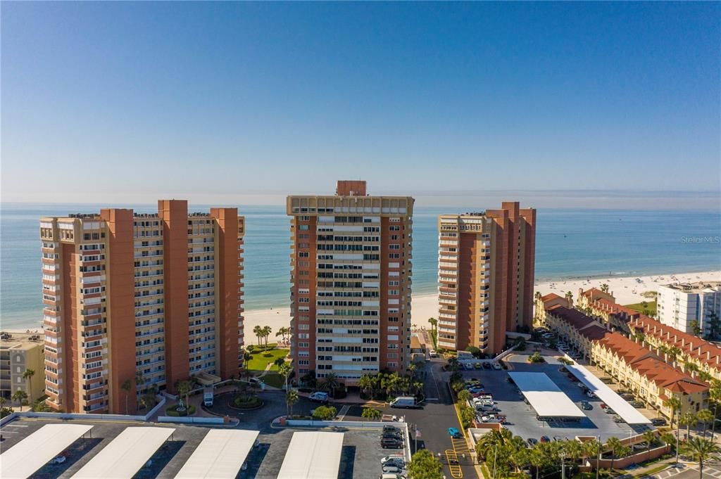 For Sale: $369,900 (1 beds, 1 baths, 1060 Square Feet)