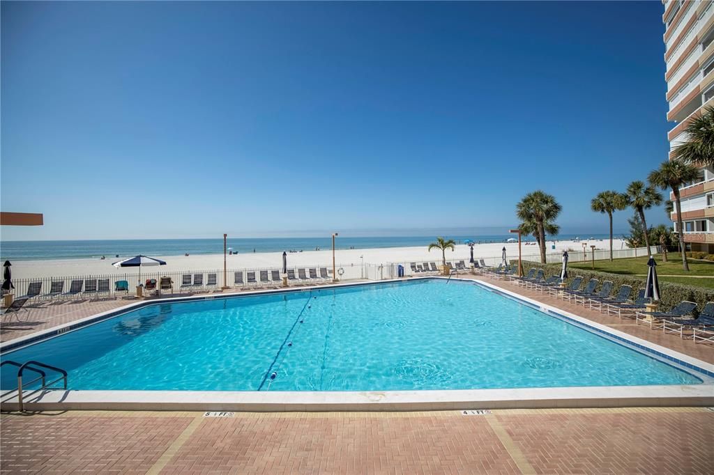 For Sale: $369,900 (1 beds, 1 baths, 1060 Square Feet)