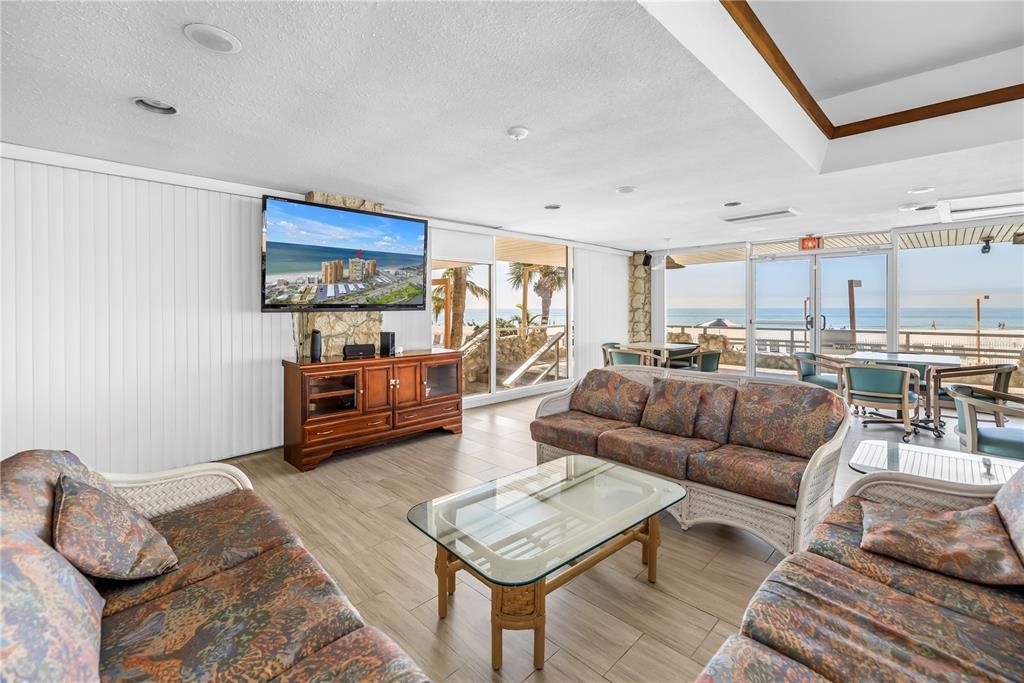 For Sale: $369,900 (1 beds, 1 baths, 1060 Square Feet)
