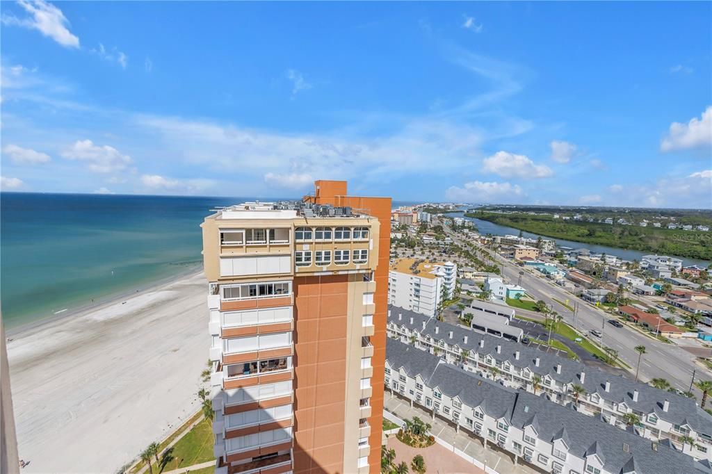 For Sale: $369,900 (1 beds, 1 baths, 1060 Square Feet)