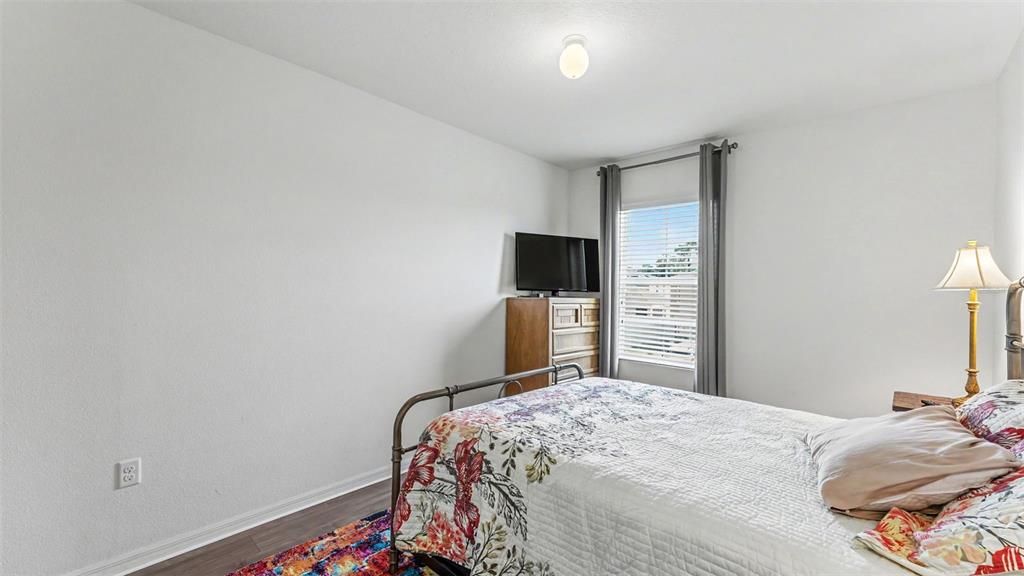 En Venta: $380,000 (4 camas, 2 baños, 2324 Pies cuadrados)