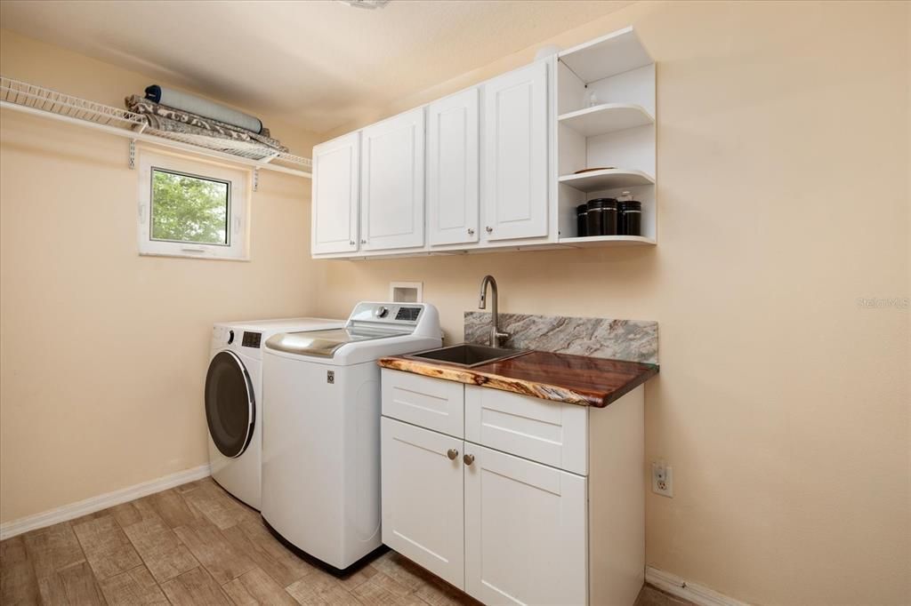 En Venta: $479,900 (3 camas, 2 baños, 2000 Pies cuadrados)