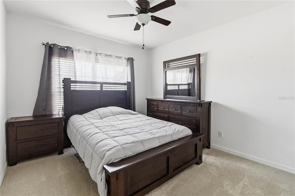 En Venta: $449,000 (5 camas, 3 baños, 2544 Pies cuadrados)