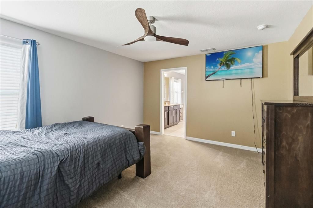 En Venta: $449,000 (5 camas, 3 baños, 2544 Pies cuadrados)
