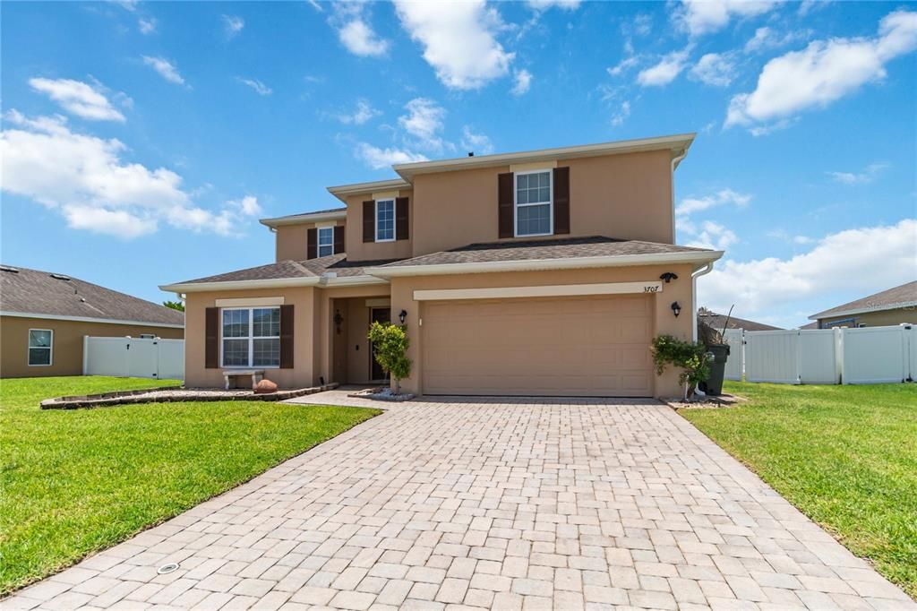 En Venta: $449,000 (5 camas, 3 baños, 2544 Pies cuadrados)
