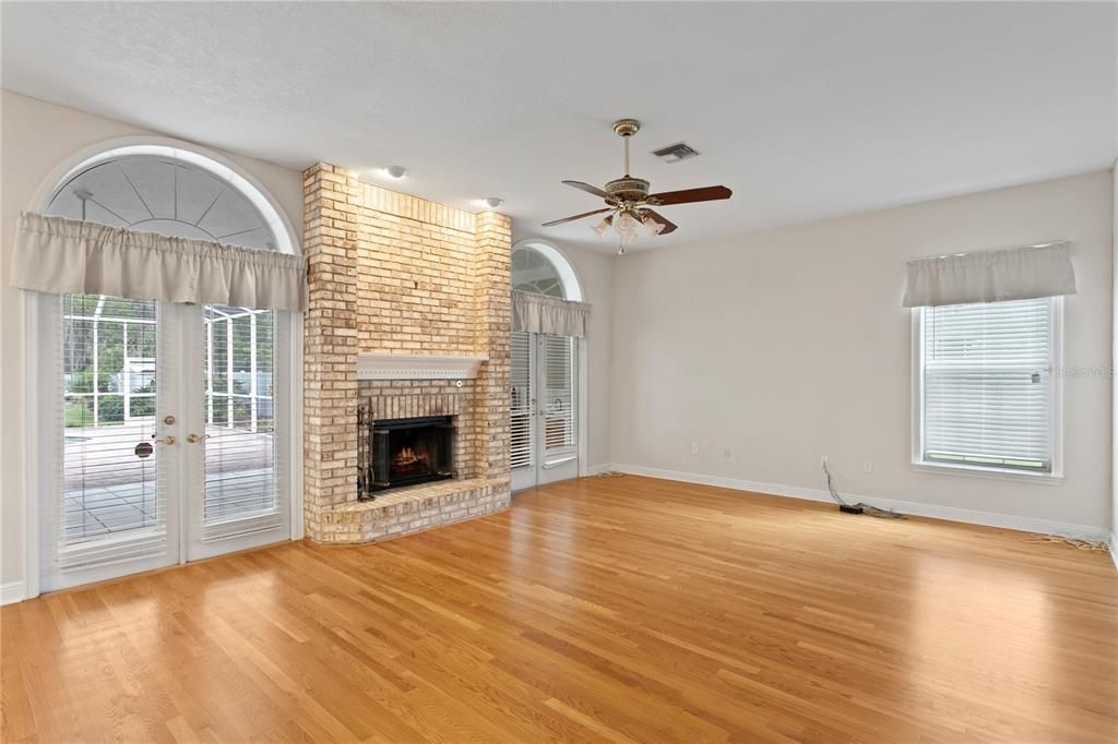 For Sale: $1,150,000 (5 beds, 4 baths, 4214 Square Feet)