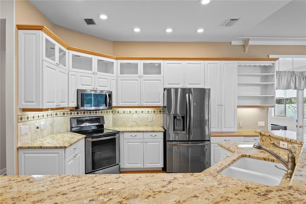 For Sale: $1,150,000 (5 beds, 4 baths, 4214 Square Feet)