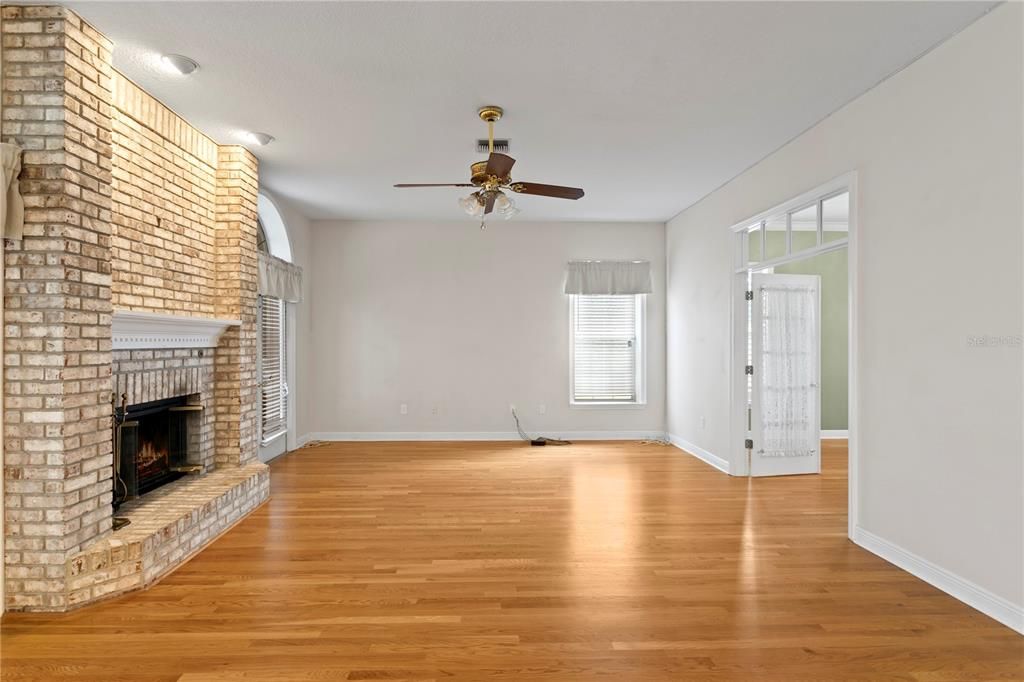 For Sale: $1,150,000 (5 beds, 4 baths, 4214 Square Feet)