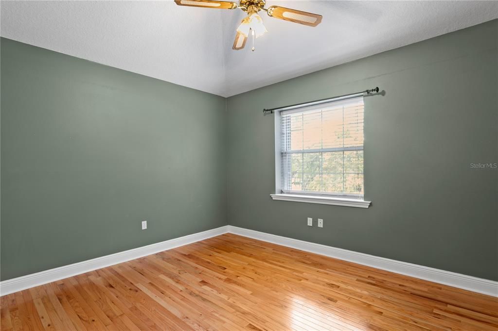 For Sale: $1,150,000 (5 beds, 4 baths, 4214 Square Feet)