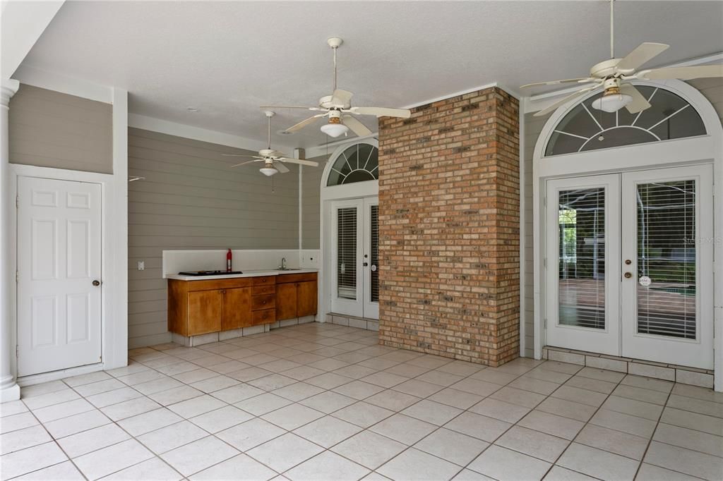 For Sale: $1,150,000 (5 beds, 4 baths, 4214 Square Feet)