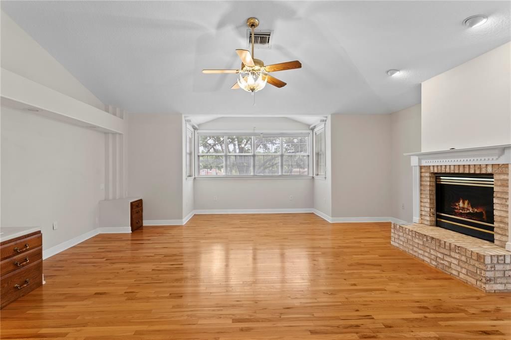 For Sale: $1,150,000 (5 beds, 4 baths, 4214 Square Feet)