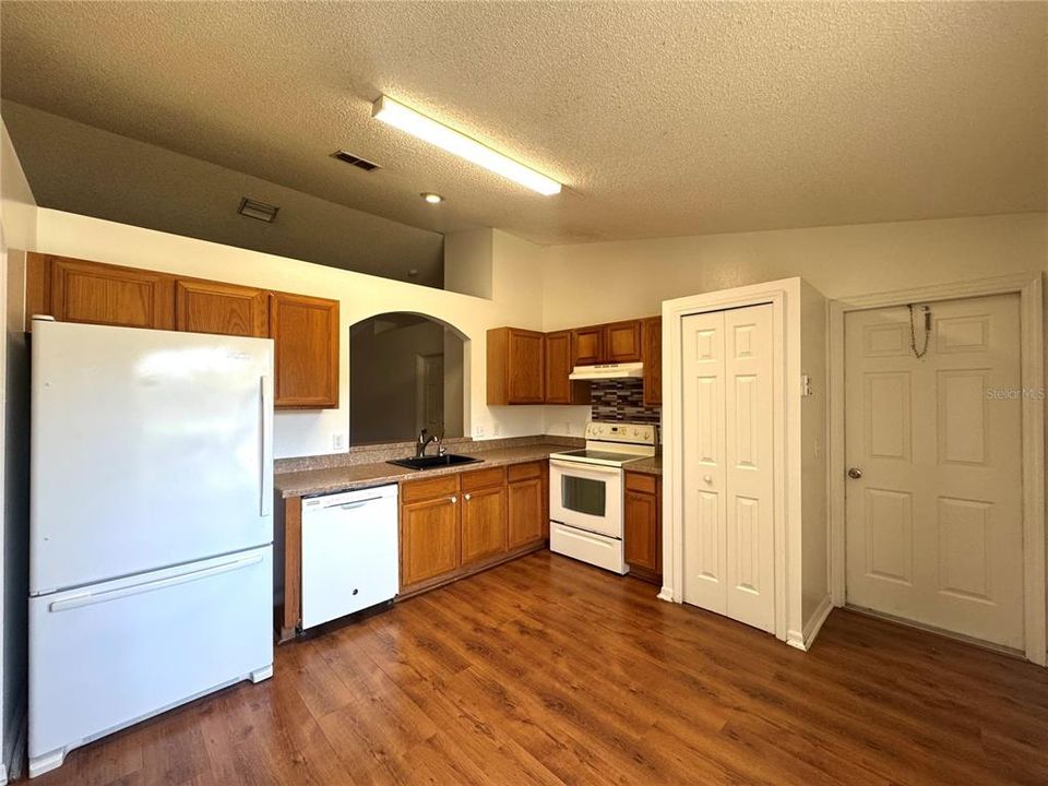 En Venta: $289,999 (3 camas, 2 baños, 1250 Pies cuadrados)