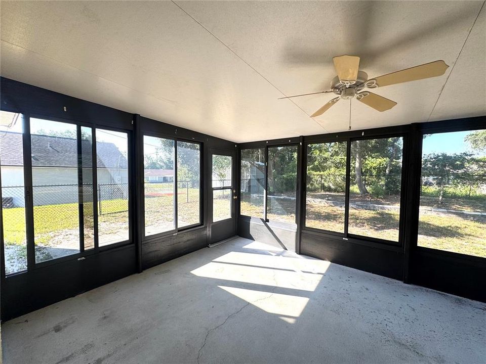 En Venta: $289,999 (3 camas, 2 baños, 1250 Pies cuadrados)