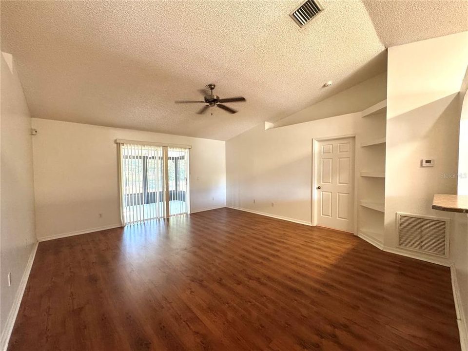En Venta: $289,999 (3 camas, 2 baños, 1250 Pies cuadrados)
