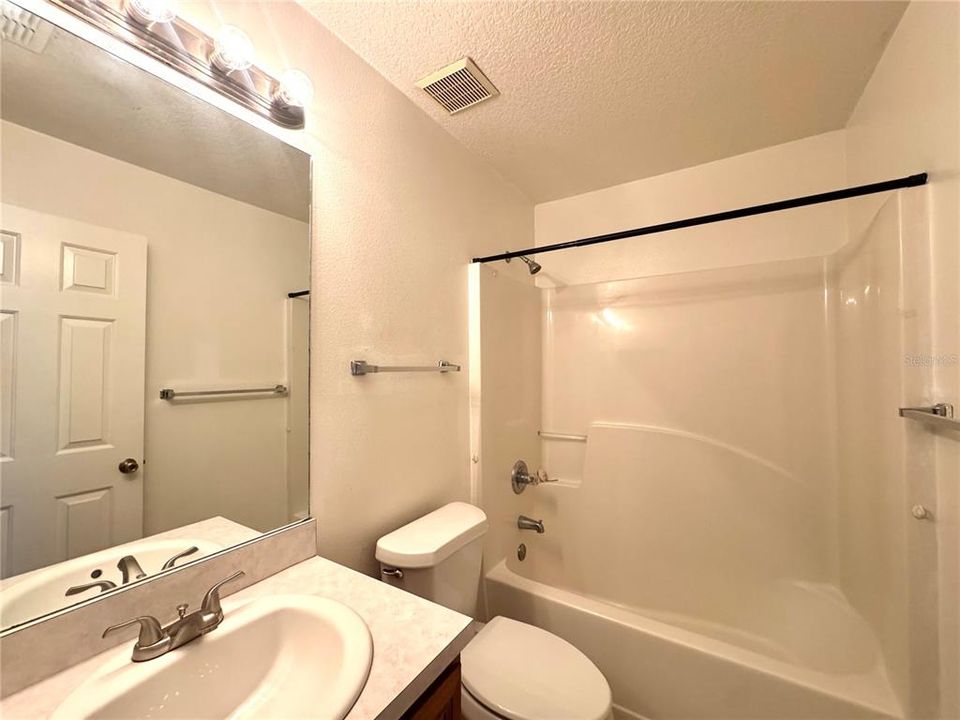 En Venta: $289,999 (3 camas, 2 baños, 1250 Pies cuadrados)