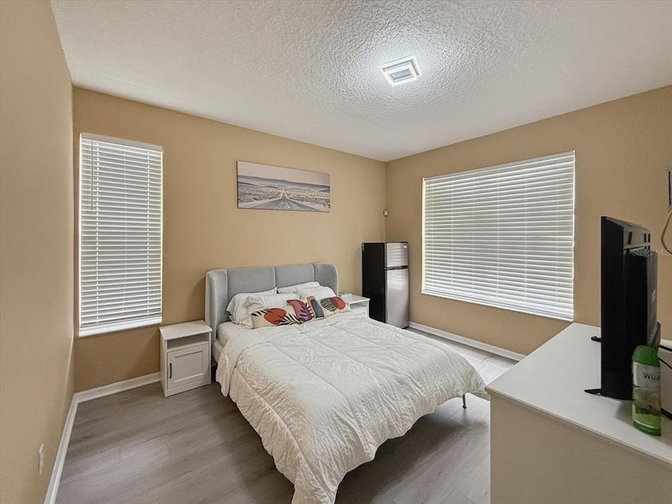 For Rent: $2,200 (4 beds, 3 baths, 1642 Square Feet)
