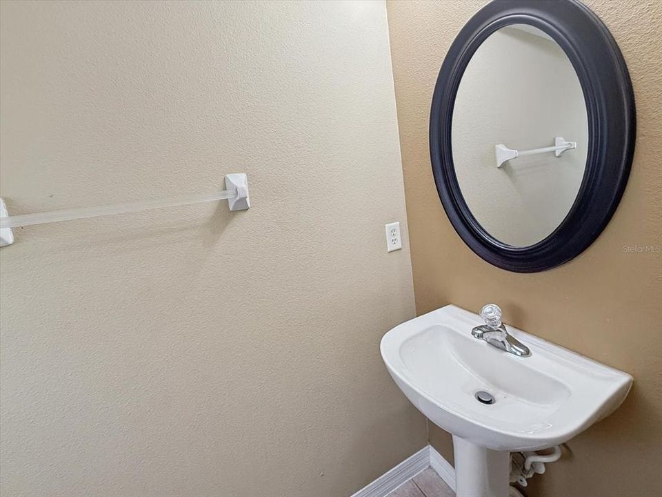For Rent: $2,200 (4 beds, 3 baths, 1642 Square Feet)